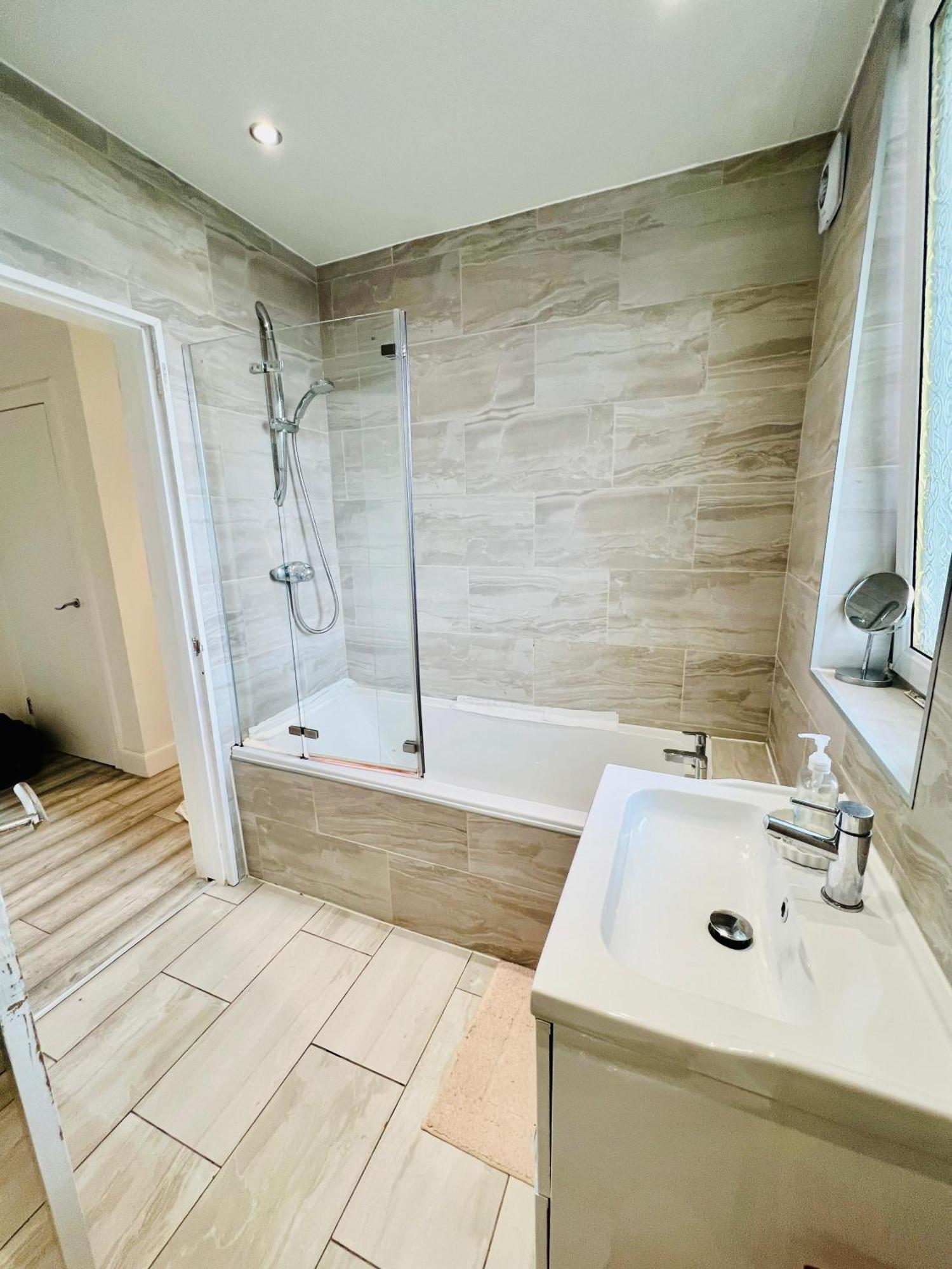The Urban Retreat Apartment Edinburgh Bagian luar foto